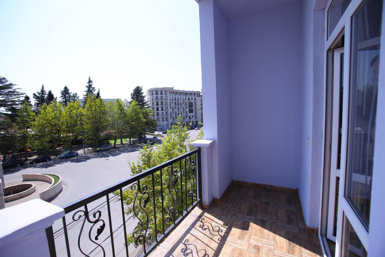 Hotel Phasis Kutaissi Exterior foto