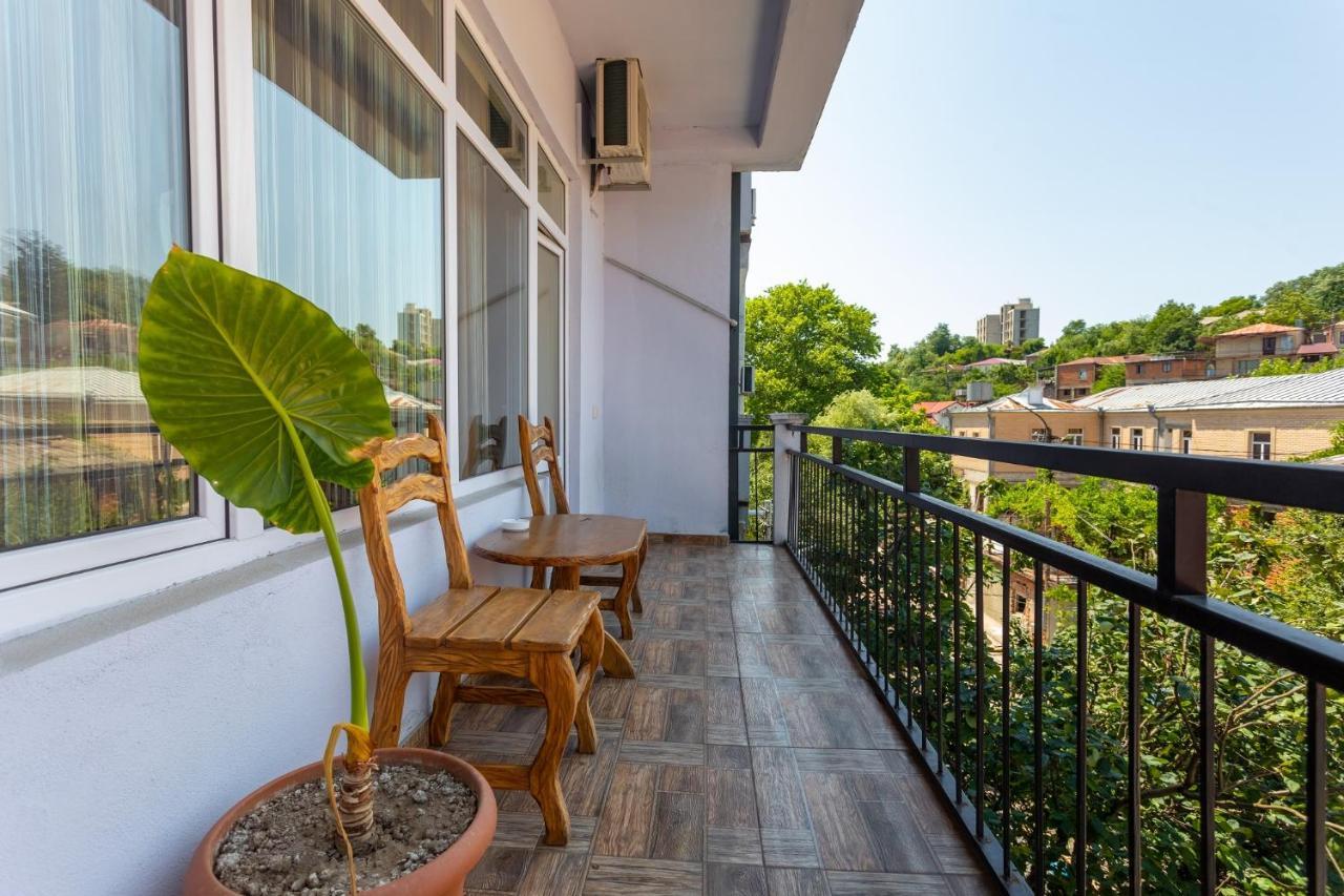 Hotel Phasis Kutaissi Exterior foto